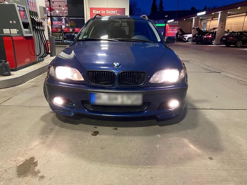 Gebraucht BMW 320 143 PS (105 kW) 2004 Blau Kombi