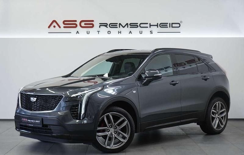 Grau Gebraucht 2021 Cadillac XT4 SUV | 25.800 € (Guter Preis) - Bild 1/3