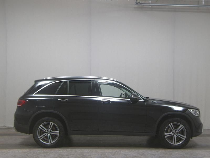 Schwarz Gebraucht 2021 Mercedes GLC300e SUV | 28.680 € (Superpreis) - Bild 1/4