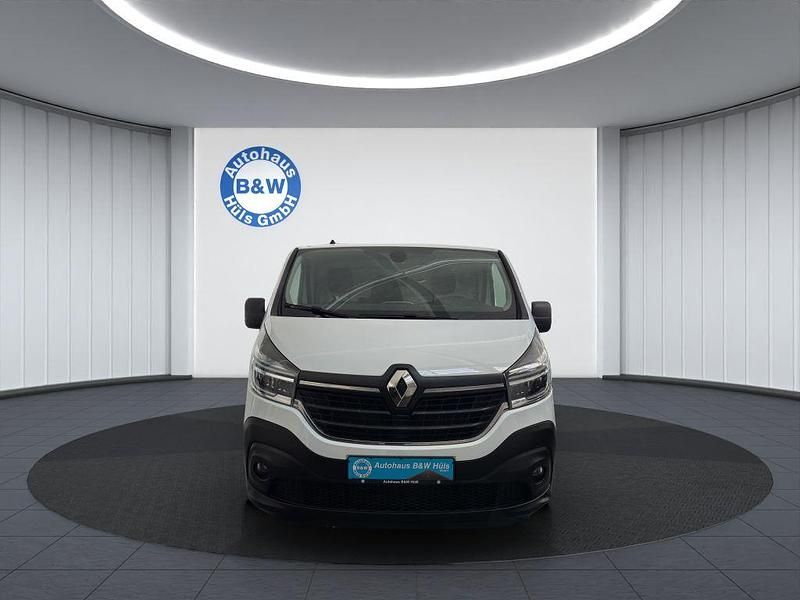 Gebraucht Renault Trafic Komfort 145 PS (106 kW) 2021 Weiß Van / Kleinbus