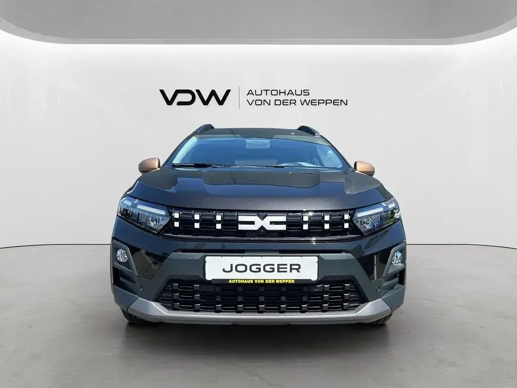 Neu Dacia Jogger Extreme 122 PS (89 kW) 2026 Schwarz Van / Kleinbus