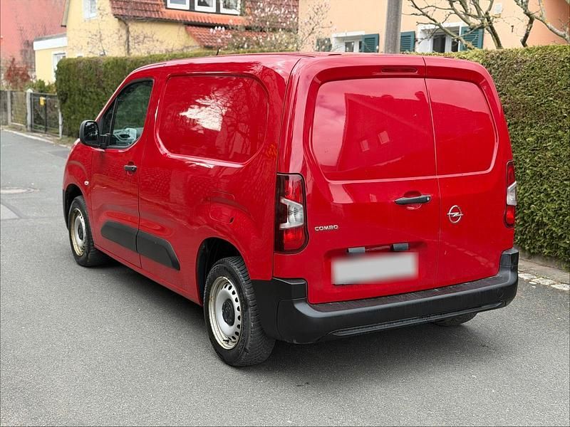 Gebraucht Opel Combo 76 PS (55 kW) 2019 Rot Van / Kleinbus
