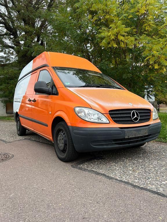 Weiß Gebraucht 2007 Mercedes Vito Van / Kleinbus | 4.500 € (Guter Preis) - Bild 1/4