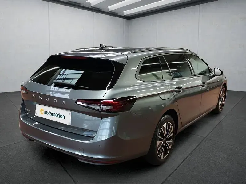 Gebraucht Skoda Superb 150 PS (110 kW) 2025 Kombi