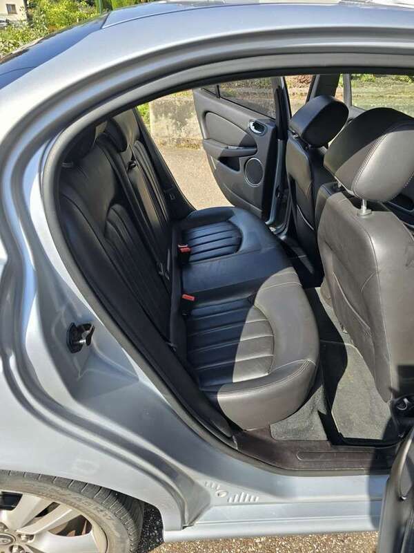 Silber Gebraucht 2007 Jaguar XF Limousine | 4.800 € - Bild 1/4