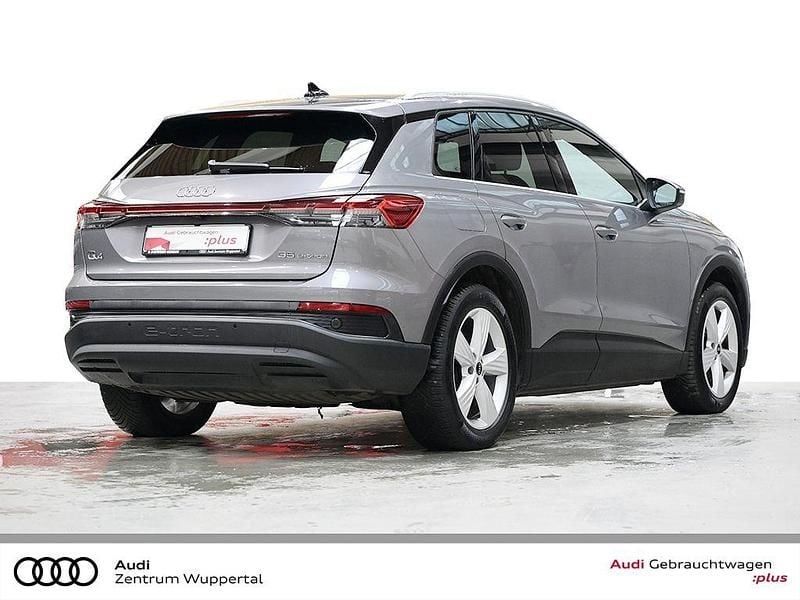Second-hand Audi Q4 e-tron Basis 150 kW (204 CP) 2022 Gri SUV