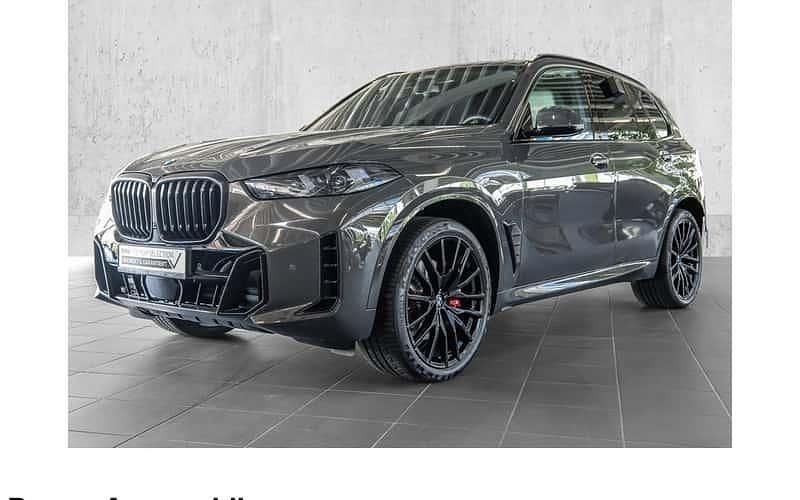 Grau Gebraucht 2024 BMW X5 Comfort Edition SUV | 86.495 € (Superpreis) - Bild 1/4