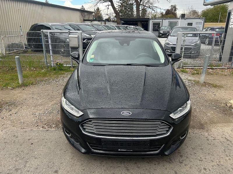 Gebraucht Ford Mondeo Titanium 160 PS (117 kW) 2015 Schwarz Limousine