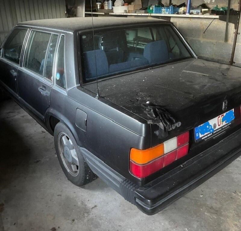Grün Gebraucht 1988 Volvo 740 Limousine | 2.000 € - Bild 1/1