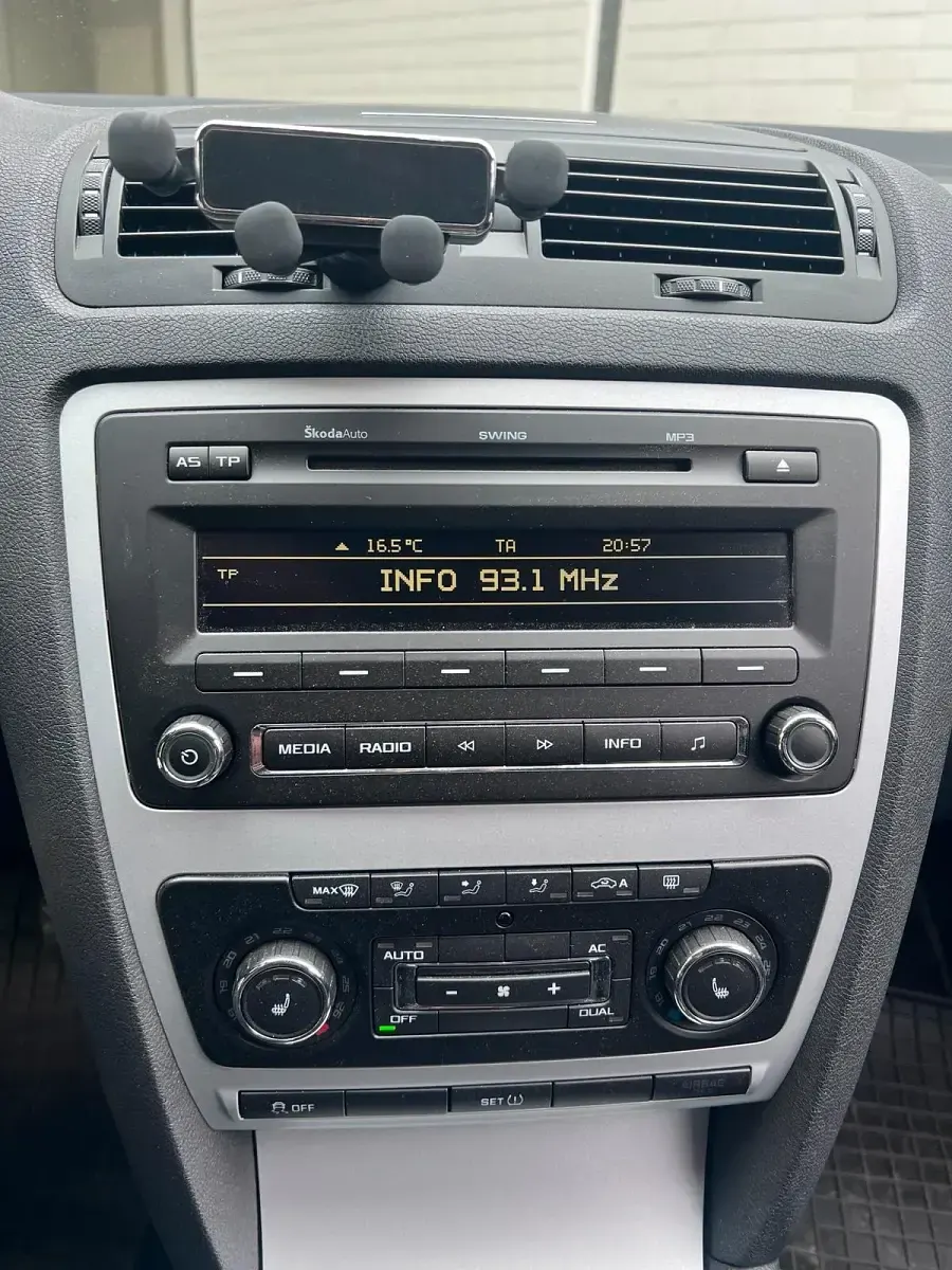 Gebraucht Skoda Octavia 2010 Grau Kombi