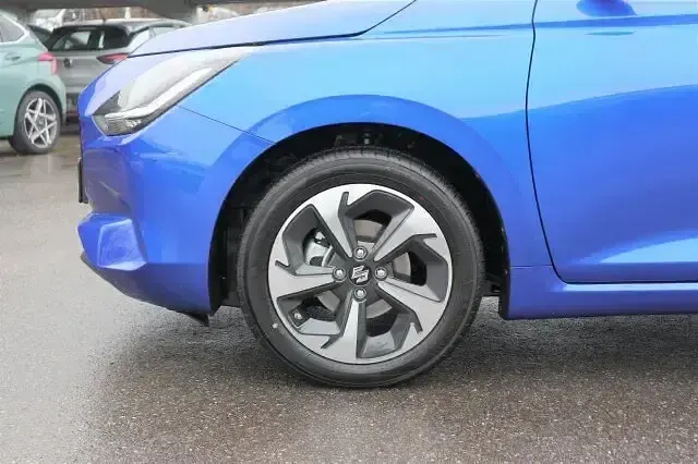 Neu Suzuki Swift Comfort+ 83 PS (61 kW) 2025 Frontier blue pearl Kleinwagen