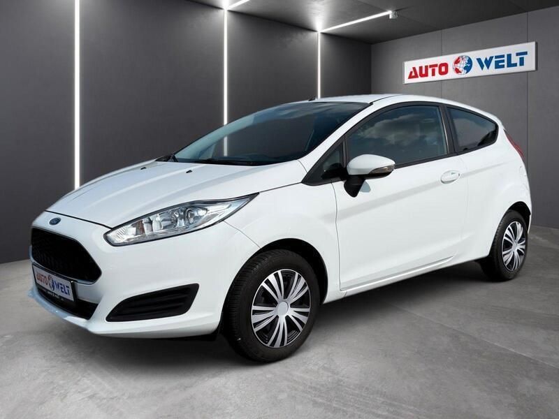 Weiß Gebraucht 2017 Ford Fiesta Kleinwagen | 8.490 € (Fairer Preis) - Bild 1/4