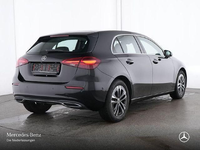 Schwarz Gebraucht 2024 Mercedes A200 Advanced Limousine | 29.890 € (Fairer Preis) - Bild 1/4