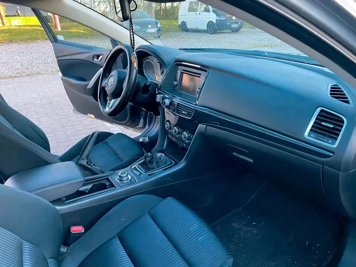 Gebraucht Mazda 6 145 PS (106 kW) 2014 Andere farben Limousine