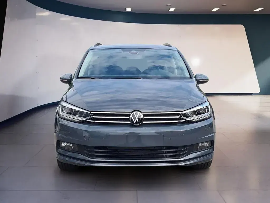Gebraucht VW Touran Comfortline 150 PS (110 kW) 2025 Grau Van / Kleinbus