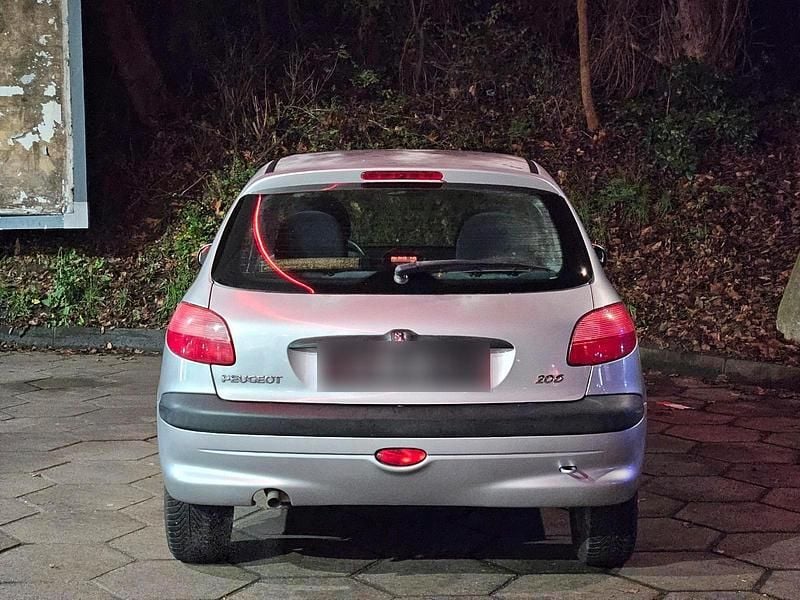 Gebraucht Peugeot 206 75 PS (55 kW) 1999 Silber Kleinwagen