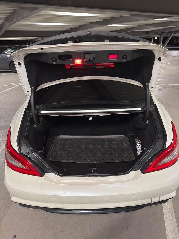 Gebraucht Mercedes CLS350 306 PS (225 kW) 2012 Weiß Limousine