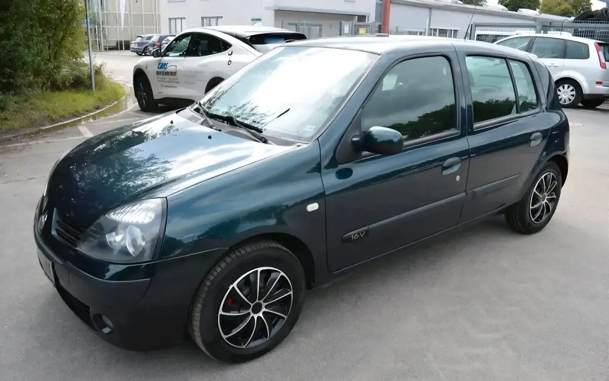 Gebraucht Renault Clio II Dynamique 75 PS (55 kW) 2004 Grün Limousine