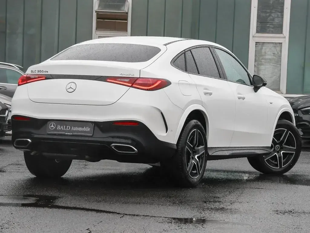 Gebraucht Mercedes GLC300de AMG 197 PS (144 kW) 2025 Weiß Limousine