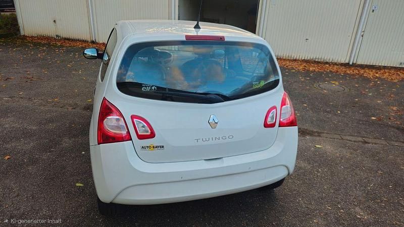 Weiß Gebraucht 2013 Renault Twingo Dynamique Kleinwagen | 4.700 € - Bild 1/4