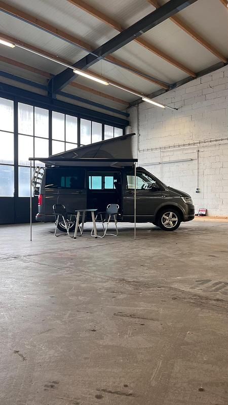 Grau Gebraucht 2016 VW T6 Beach Van | 36.000 € - Bild 1/4