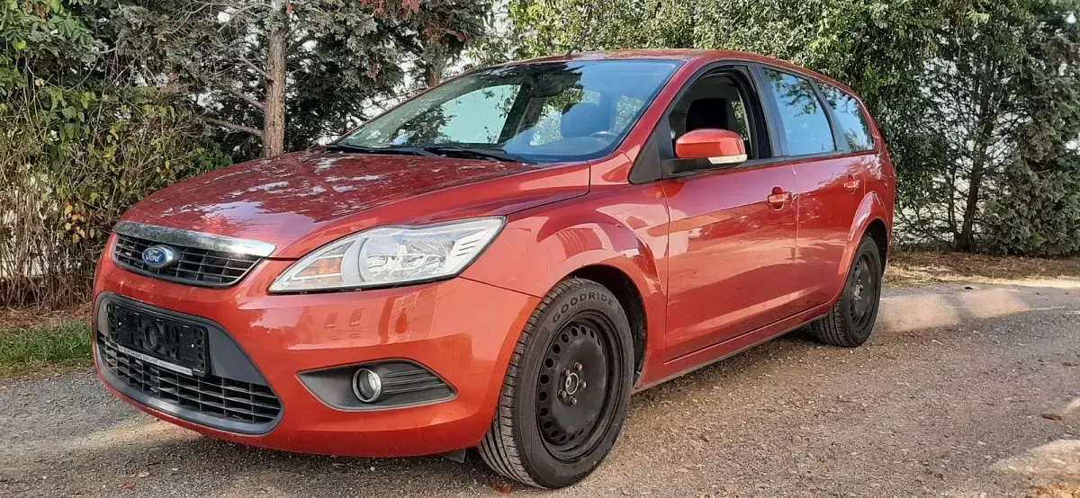 Gebraucht Ford Focus Ambiente 101 PS (74 kW) 2008 Rot Kombi