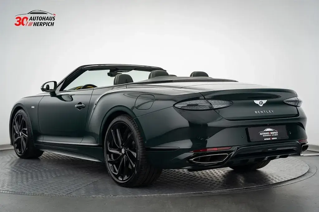 Neu Bentley Continental 782 PS (575 kW) 2025 Grün Cabrio