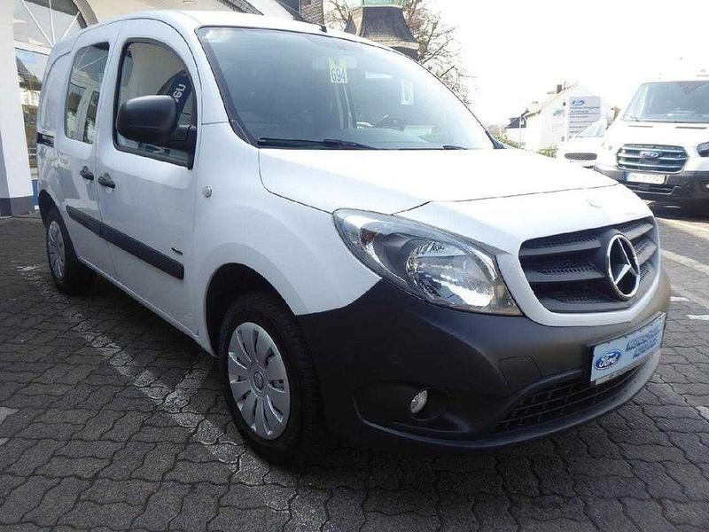 Gebraucht Mercedes Citan 111 110 PS (80 kW) 2017 Arktikweiss Kleinwagen