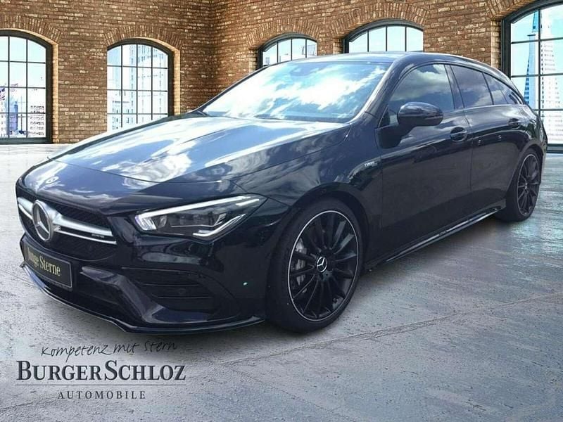 Metalliclack kosmosschwarz Gebraucht 2021 Mercedes CLA35 AMG Shooting Brake AMG Kombi | 41.300 € (Fairer Preis) - Bild 1/4