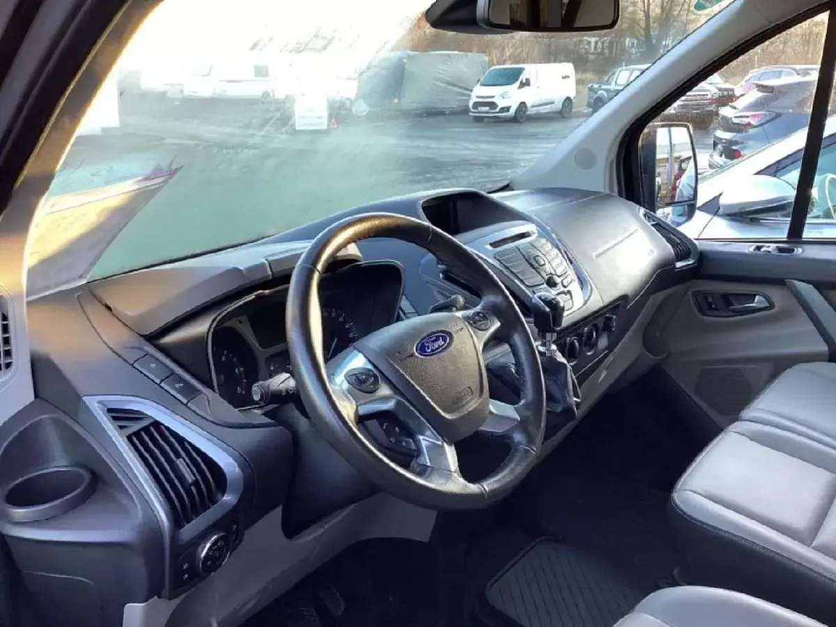 Gebraucht Ford Transit Custom 131 PS (96 kW) 2017 Iridiumschwarz metallic Kombi