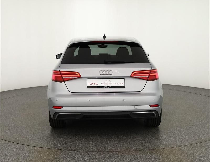 Gebraucht Audi A3 Sportback e-tron Sport 204 PS (150 kW) 2020 Silber Kleinwagen