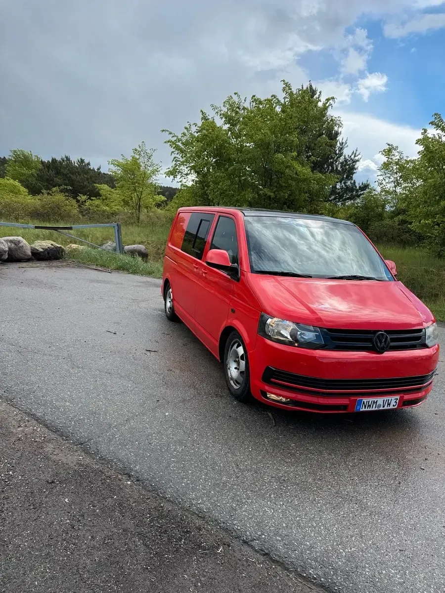 Gebraucht VW Transporter 102 PS (75 kW) 2012 Rot Van