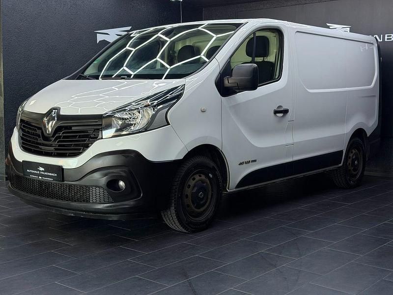 Gebraucht Renault Trafic Komfort 125 PS (91 kW) 2017 Weiß Van / Kleinbus