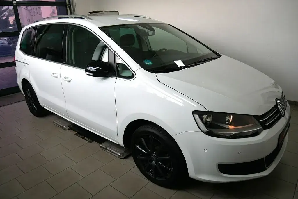 Gebraucht VW Sharan IQ Drive 150 PS (110 kW) 2019 Weiß Van / Kleinbus