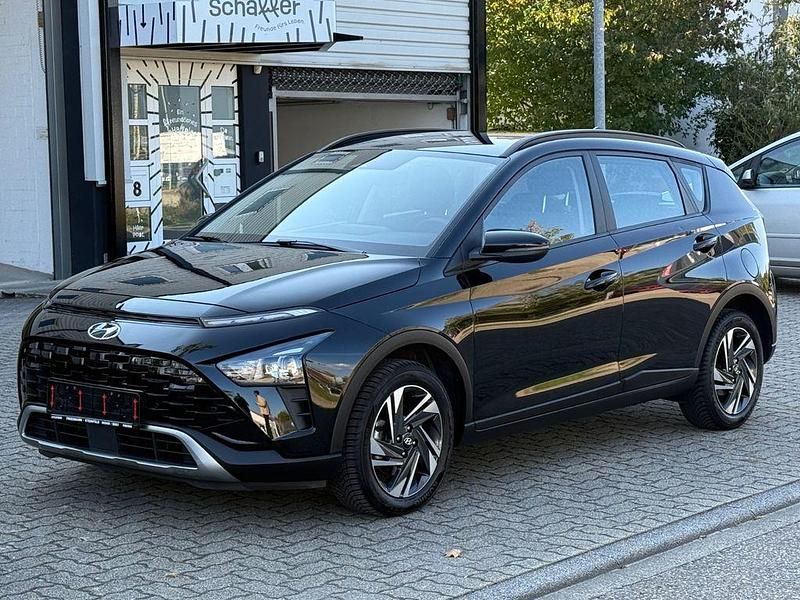 Schwarz Gebraucht 2022 Hyundai Bayon Trend SUV | 14.990 € (Superpreis) - Bild 1/4