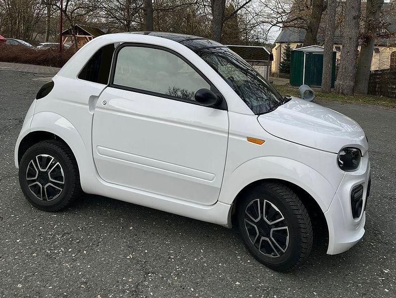 Second-hand Ligier Dué First 2024 Alb Hatchback