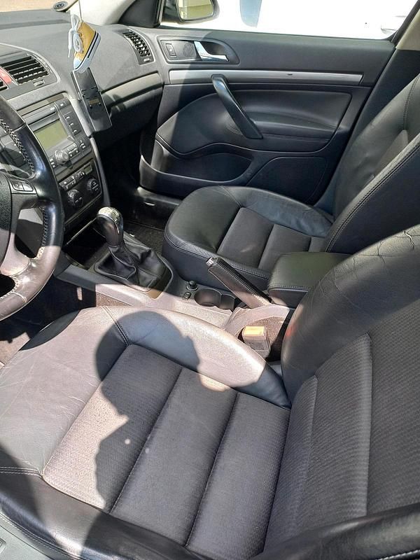 Schwarz Gebraucht 2006 Skoda Octavia Kombi | 1.500 € (Guter Preis) - Bild 1/4