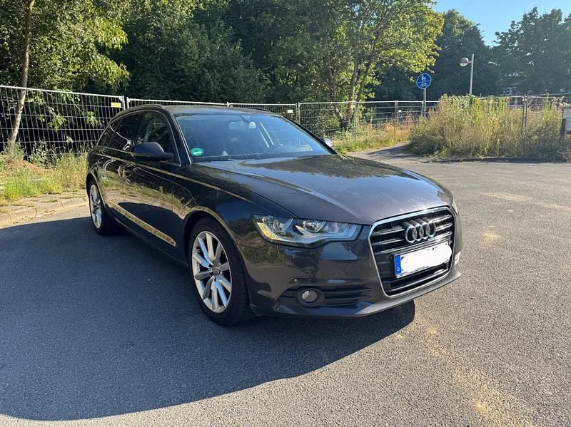 Grau Gebraucht 2012 Audi A6 Kombi | 6.300 € (Superpreis) - Bild 1/4