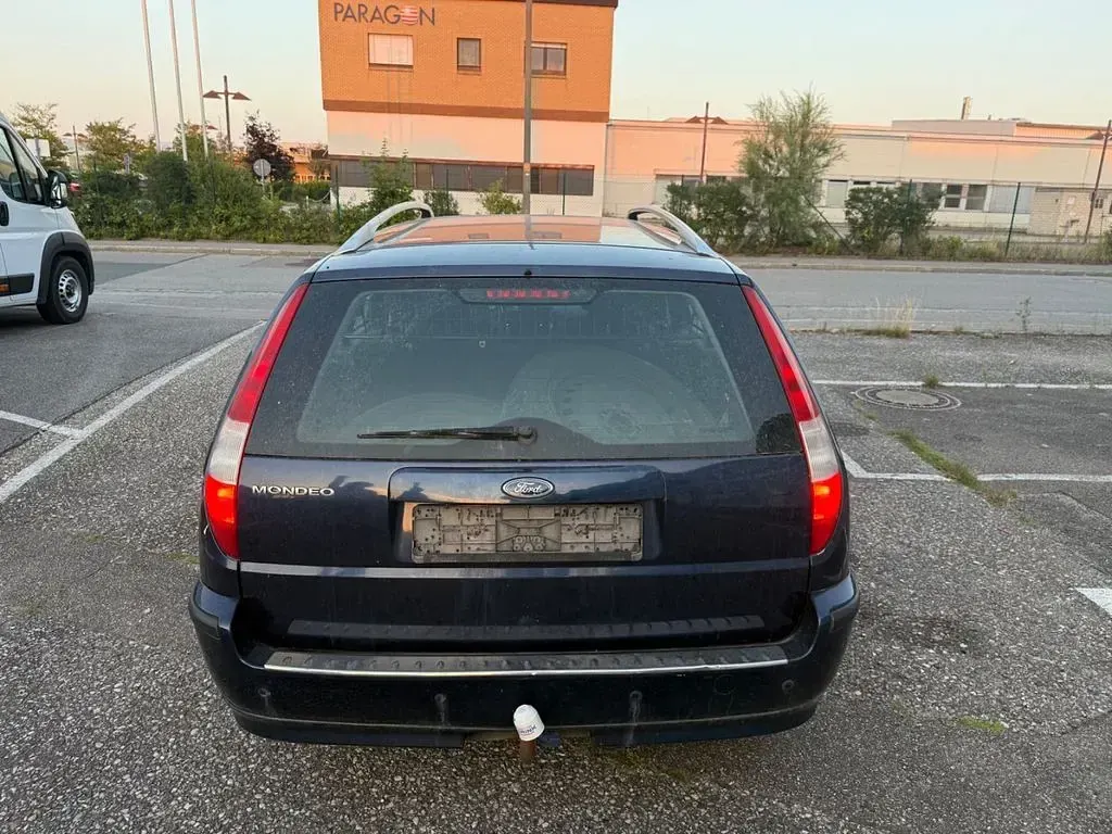 Gebraucht Ford Mondeo Ghia 125 PS (91 kW) 2006 Blau Limousine