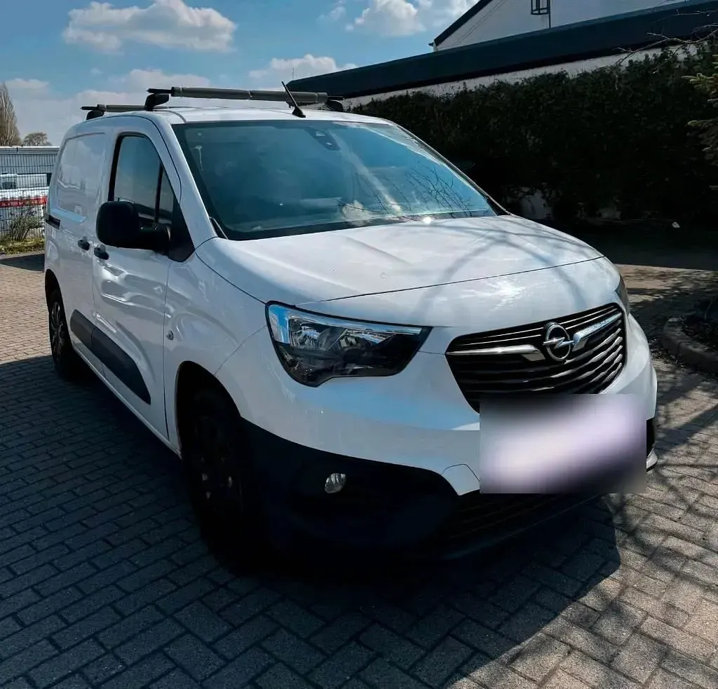 Gebraucht Opel Combo 102 PS (75 kW) 2019 Weiß Van / Kleinbus