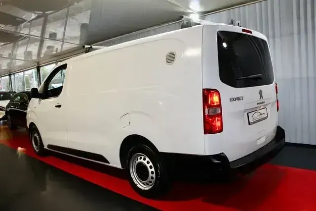 Gebraucht Peugeot Expert Premium 150 PS (110 kW) 2019 Weiß Van