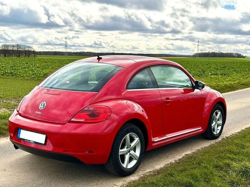 Gebraucht VW Beetle Design 105 PS (77 kW) 2014 Rot Kleinwagen