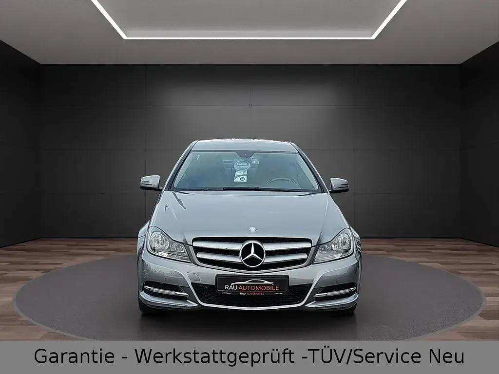 Gebraucht Mercedes C220 170 PS (125 kW) 2011 Silber Coupé