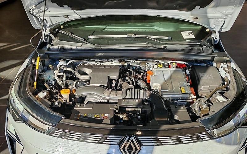 Usado Renault Symbioz Evolution 143 HP (105 kW) 2025 Cinzento SUV