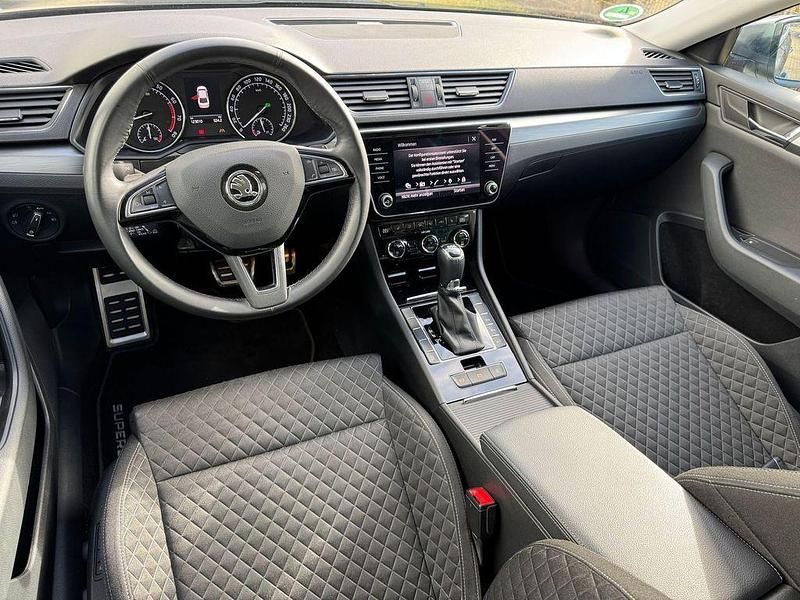 Gebraucht Skoda Superb Style 179 PS (131 kW) 2017 Grau Limousine