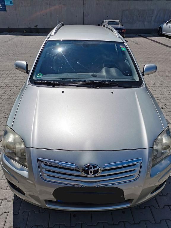Grau Gebraucht 2006 Toyota Avensis Executive Kombi | 1.800 € (Guter Preis) - Bild 1/4