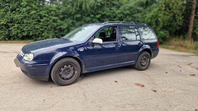 Blau Gebraucht 2001 VW Golf IV Pacific Kombi | 500 € (Etwas zu teuer) - Bild 1/4