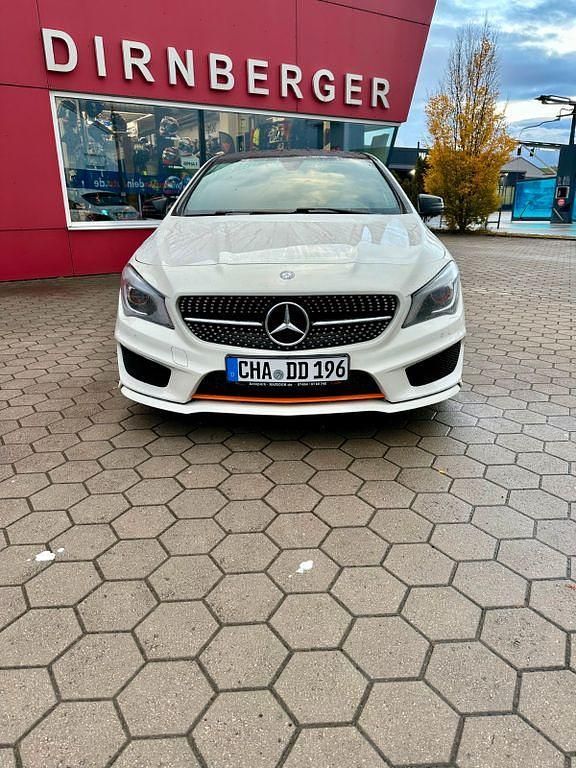 Weiß Gebraucht 2015 Mercedes CLA220 Shooting Brake OrangeArt Edition Kombi | 15.000 € (Teuer) - Bild 1/4