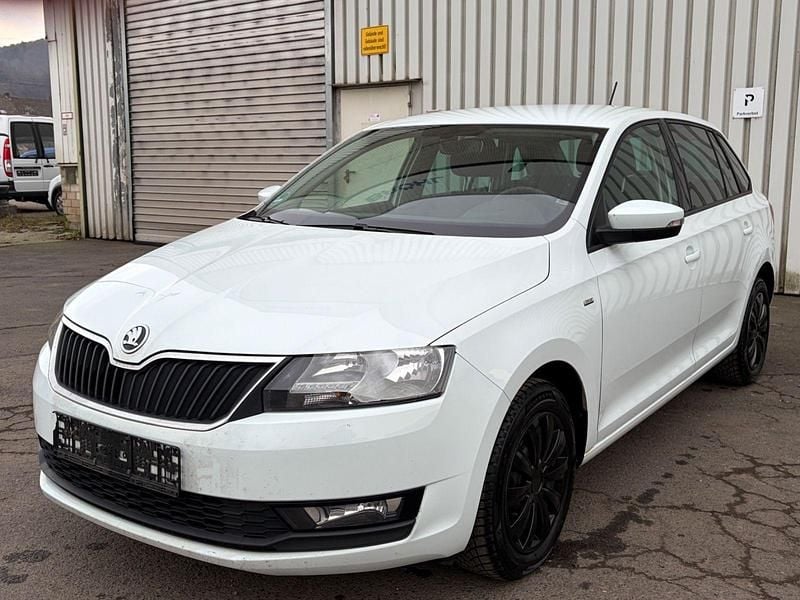Weiß Gebraucht 2017 Skoda Rapid Drive Kombi | 4.790 € (Superpreis) - Bild 1/4