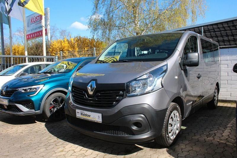 Gebraucht Renault Trafic Expression 125 PS (91 kW) 2017 Grau Van / Kleinbus